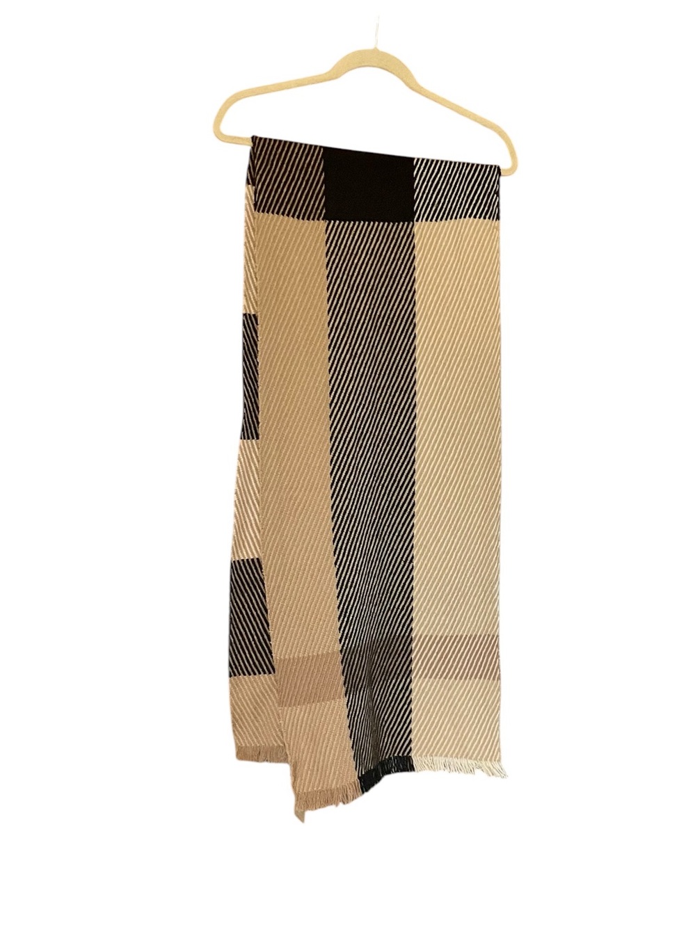 Burberry Black and Cream Checkered Scarf - Picture 4 of 5